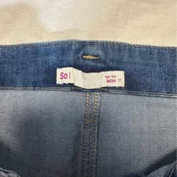 Denim Mom Jeans High Rise Size 11 with belt side pockets#0474 - Picture 4 of 6